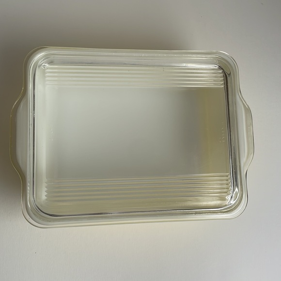 COPY - Vintage Pyrex dish w/lid (0503) - Picture 11 of 12